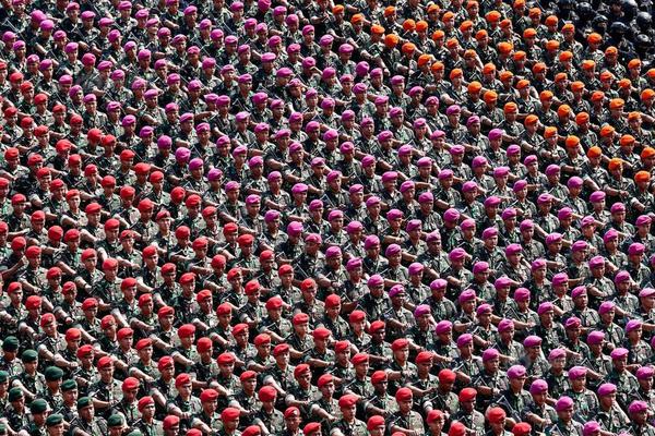 《你再看我》by無聲小說