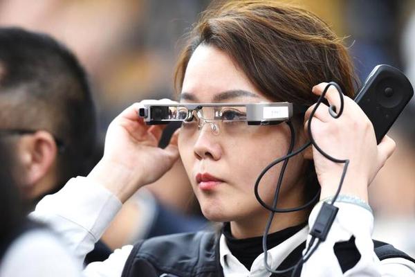 冰山總裁愛上我