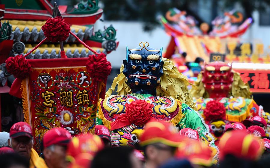 欲擒故縱by扁平竹