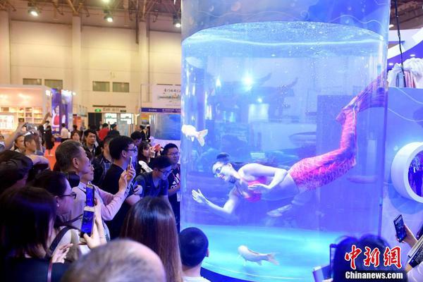 《她的蠻腰》by沈郁白小說