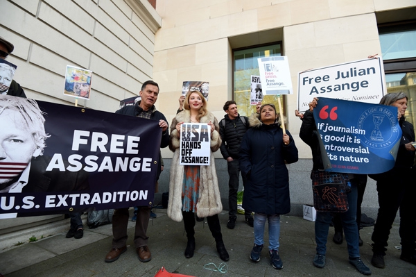 春日棠by輕舟辭鶴百度云