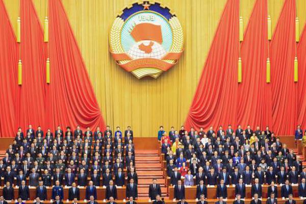 穿到修真界爐鼎(np)講的什么