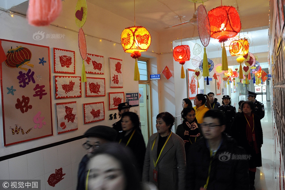 《朕究竟懷了誰的崽(穿書)》作者:比卡比